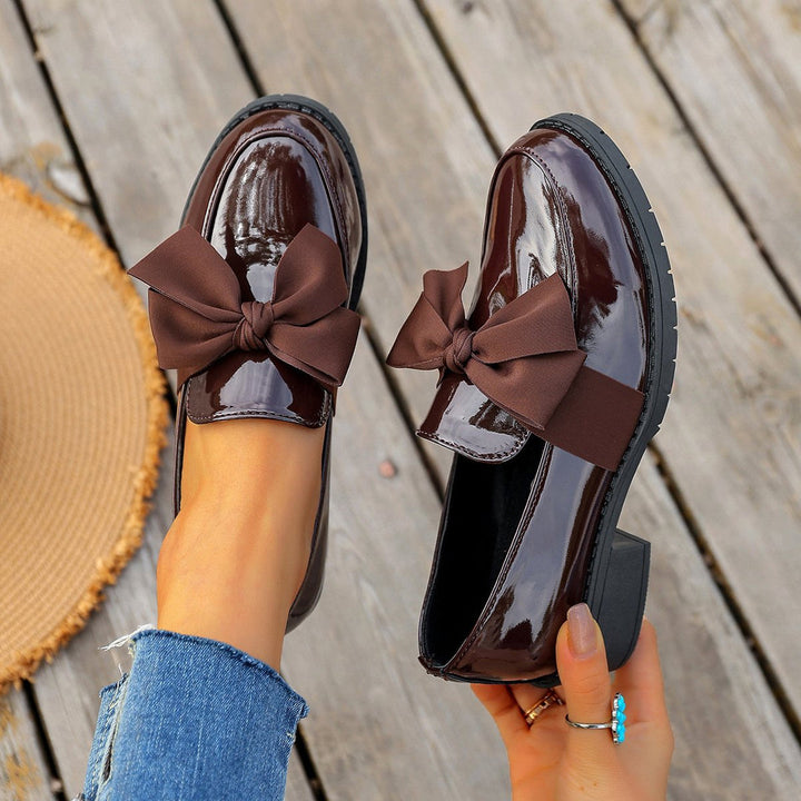 Ziena - Mocasines De Charol Con Lazo Decorativo