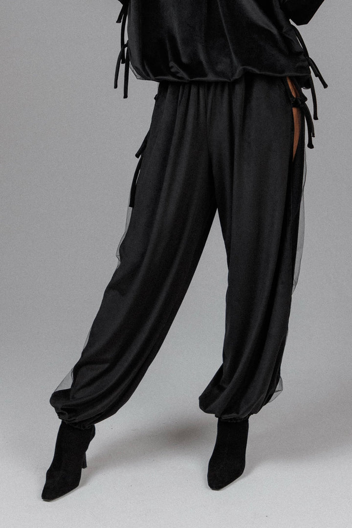 Yuphin - Pantalones De Satén Con Corte Lateral Y Corte De Globo