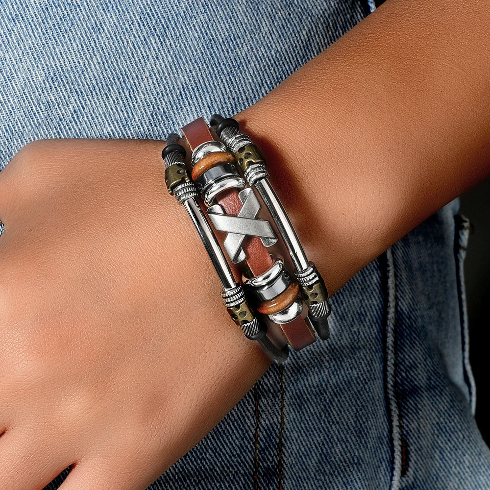 Garland - Pulsera tipo Brazalete de Cuero con Cruces y Varias Capas