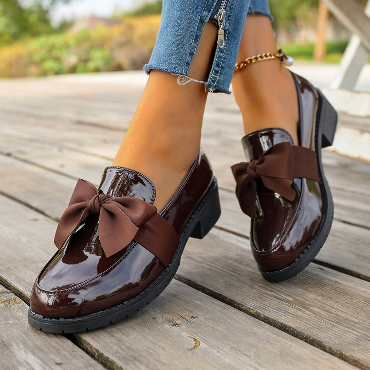 Ziena - Mocasines De Charol Con Lazo Decorativo