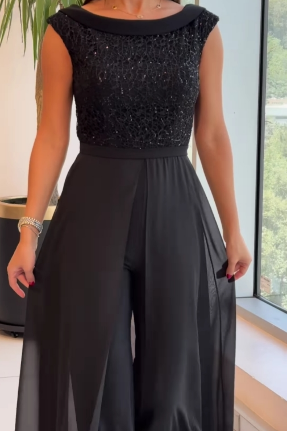 Lydia - Elegante Mono Sin Mangas