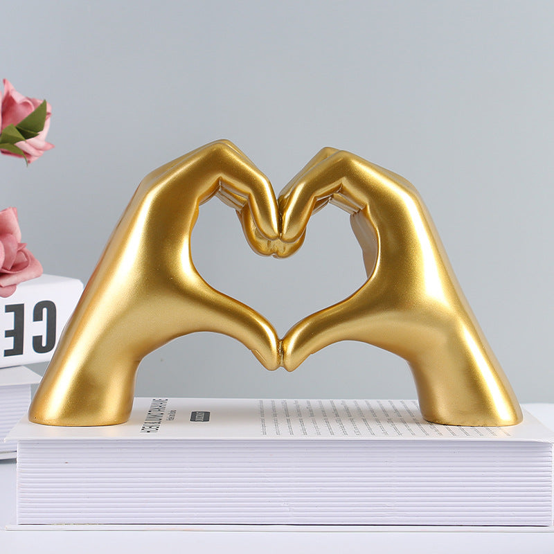 LoveSculpt - Estatua Moderna De Madera Con Manos En Forma De Corazón