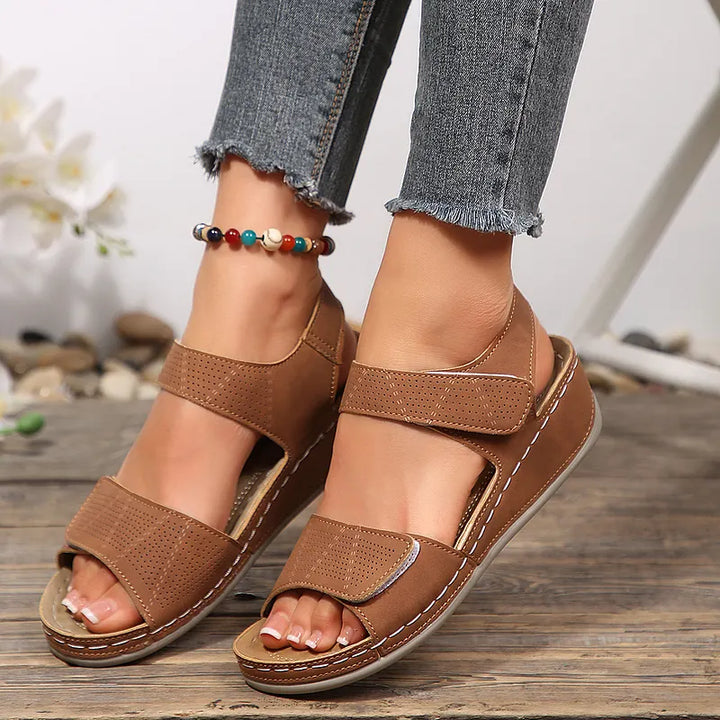Tanaeva - Cómodas Sandalias de Cuña Con Velcro