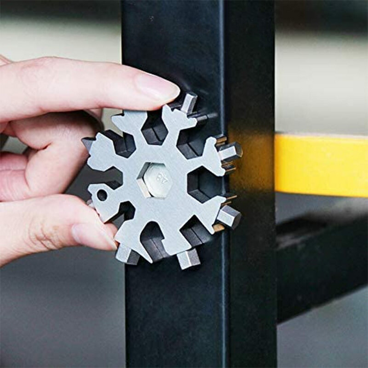 GearForge - Multiherramienta 18 en 1 De Acero Inoxidable Portátil Para Aventuras al Aire Libre