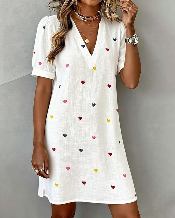 Steinunn - Vestido Colorido Con Estampado De Corazones y Cuello En V