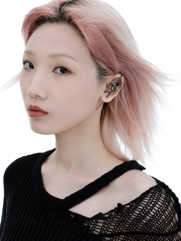 LunaHooks - Myth Of Moon Gancho De Oreja Aguja Piercing Pendiente