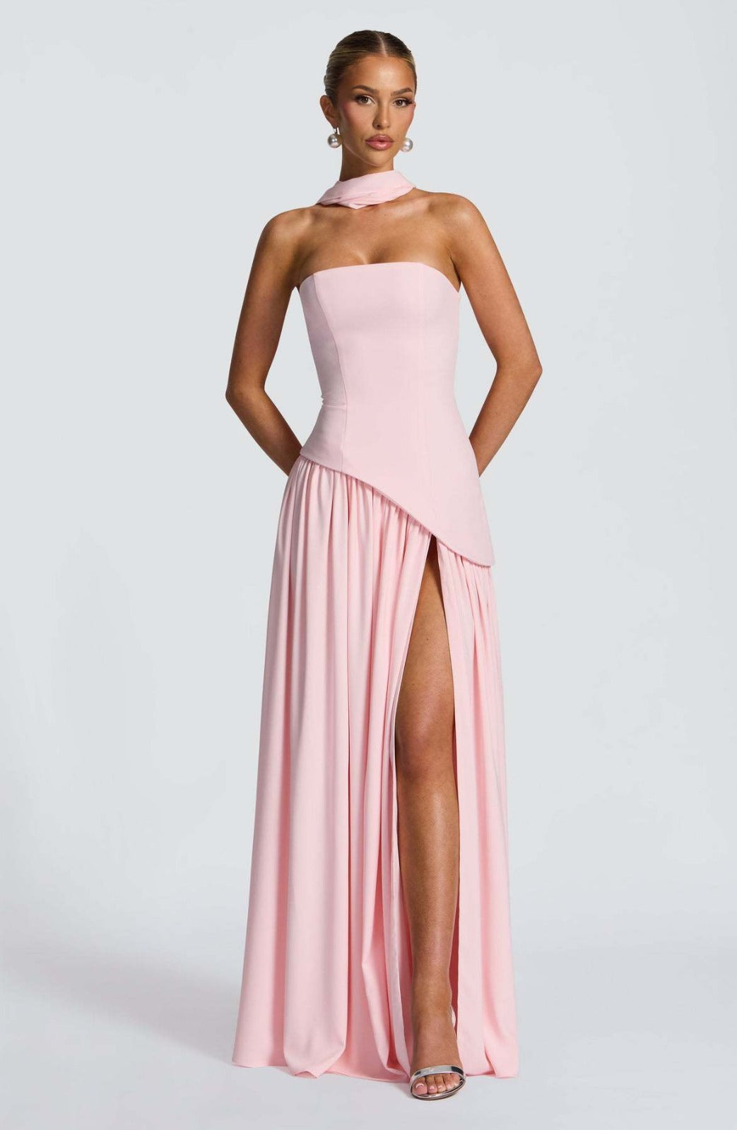 Madame - Vestido Largo Sin Tirantes Con Cinta y Abertura