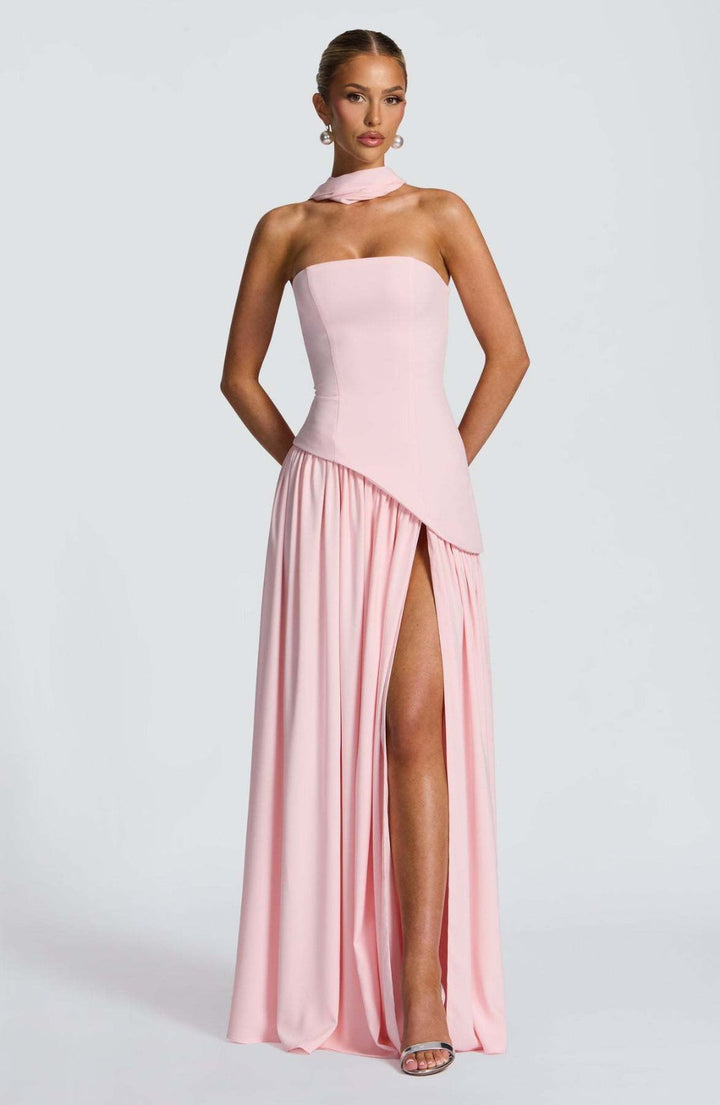 Madame - Vestido Largo Sin Tirantes Con Cinta y Abertura