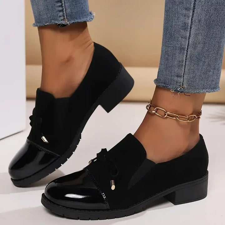 Marvina - Mocasines Elegantes Con Punta Redonda y Lazo Decorativo