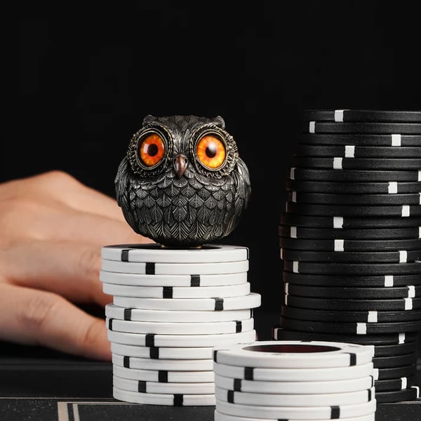 LuckyOwl - Búho De la Suerte De Bronce Guardián - El Sabio Vigilante Del Fieltro