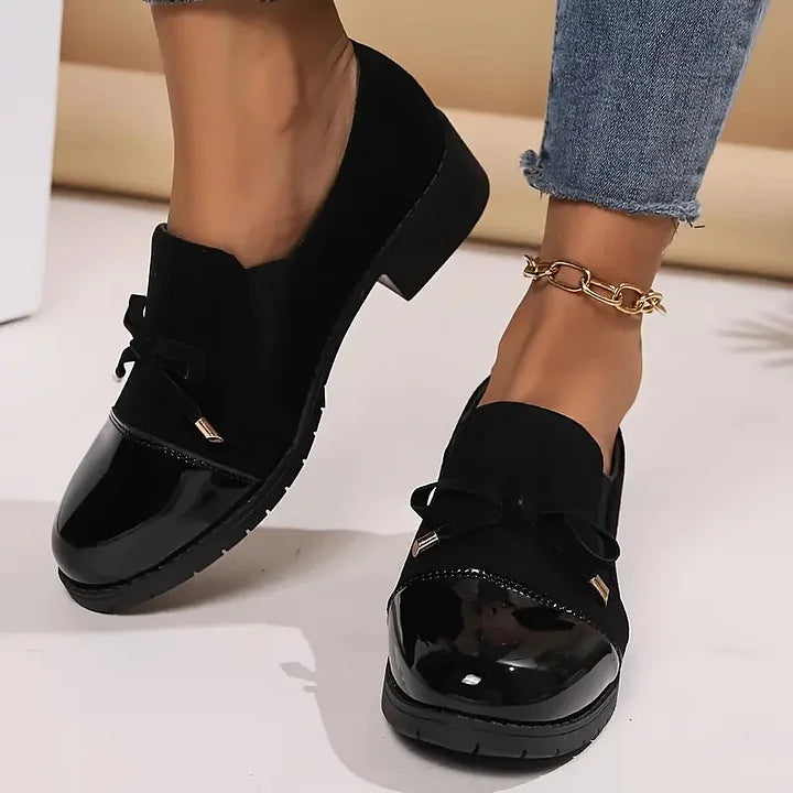 Marvina - Mocasines Elegantes Con Punta Redonda y Lazo Decorativo