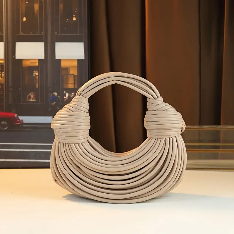 Kamila - Bolsos Esculturales con Forma de Fideo