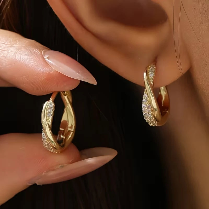 Minaal - Pendientes Entrelazados de Estilo Coreano con Circonita