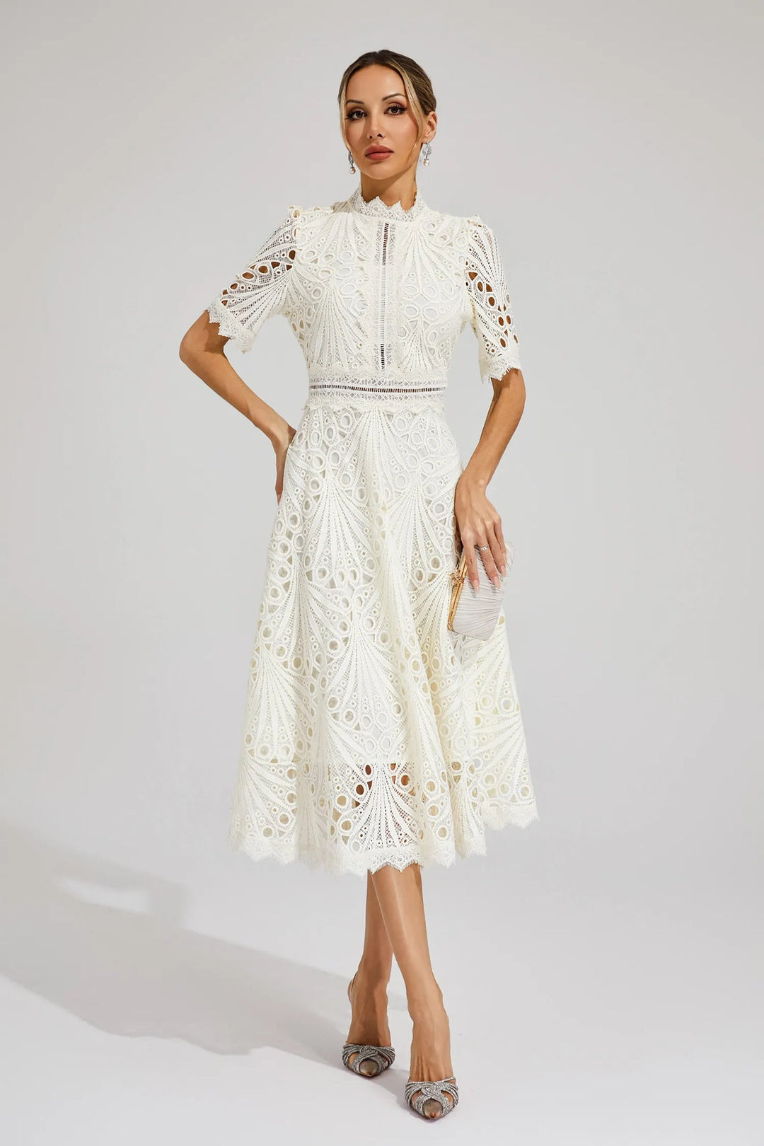 Vorelle - Vestido Informal de Manga Corta con Bordado Floral
