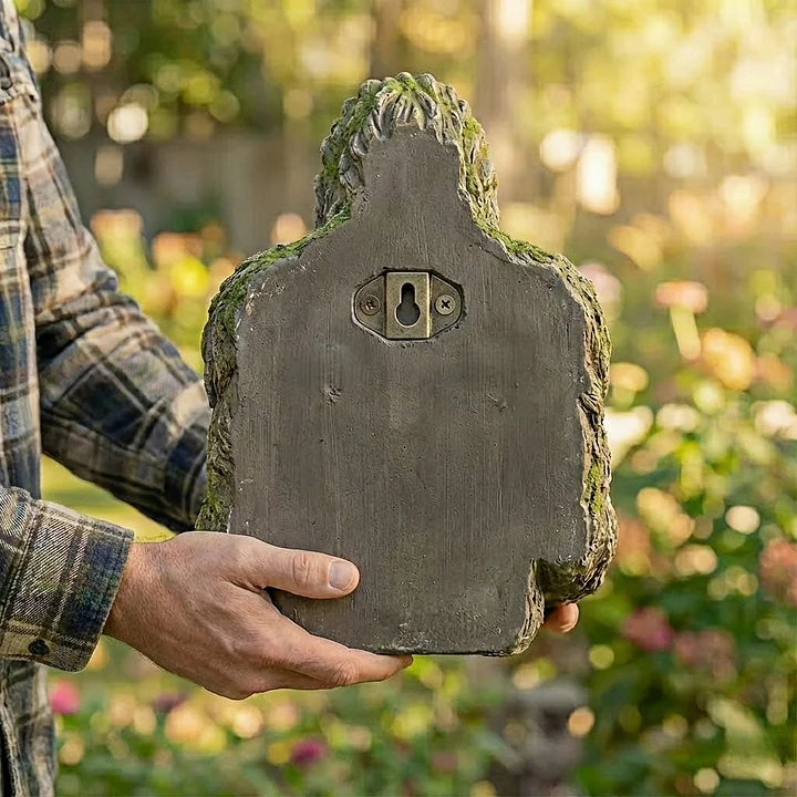 NatureHold - Una Escultura Para Alimentar a Las Aves Integrada En Un árbol