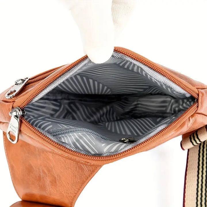 Carmela - Bolso Bandolera de Cuero con Correa Ajustable y Hebilla
