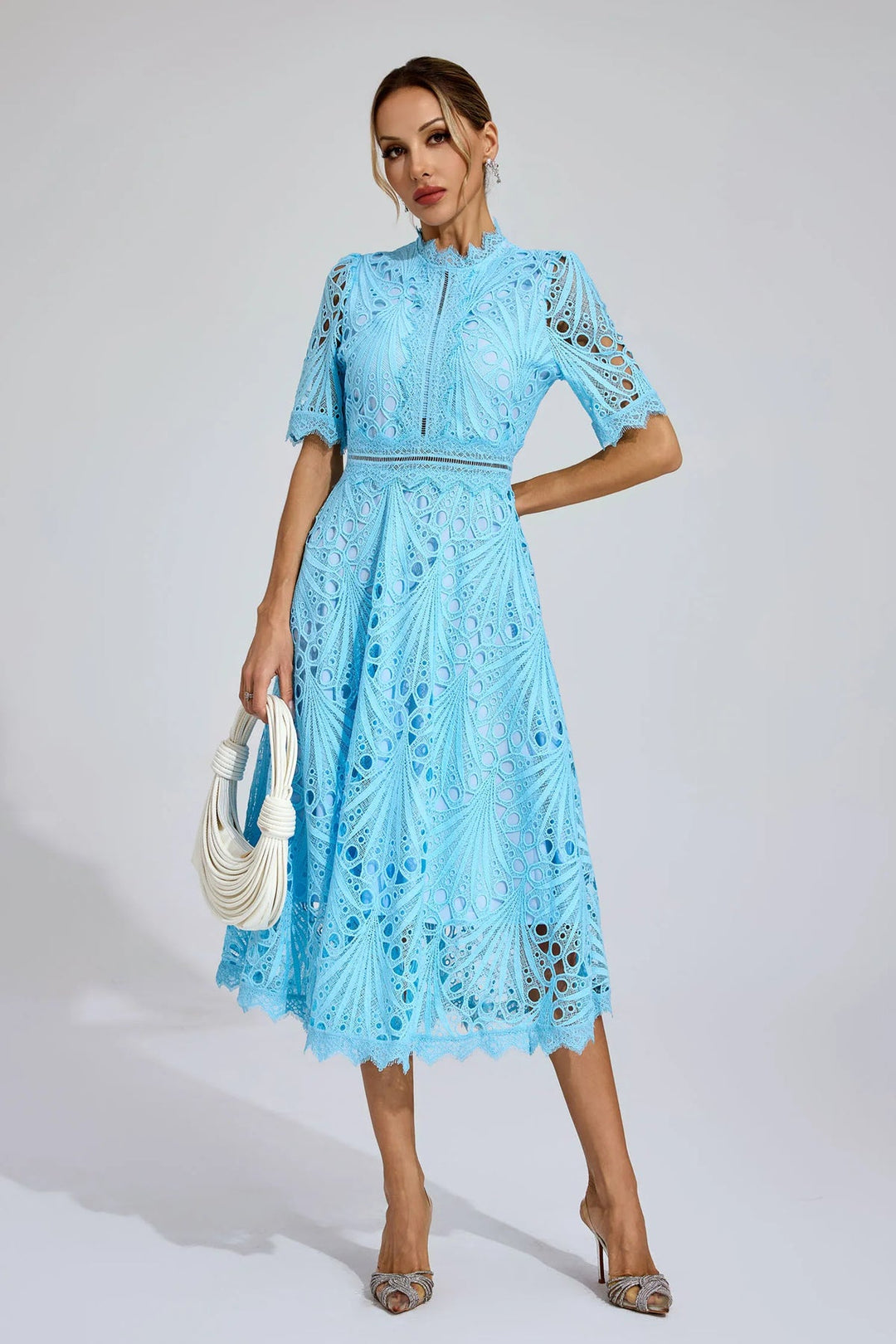 Vorelle - Vestido Informal de Manga Corta con Bordado Floral