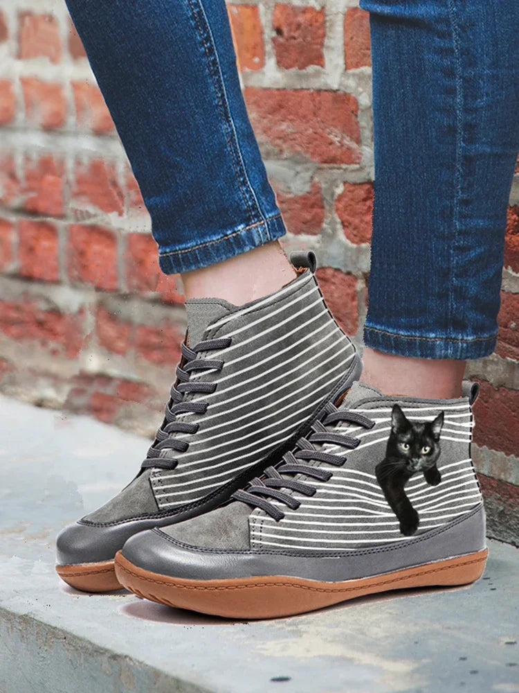 Zara - Bota Elegante Con Diseño de Gato