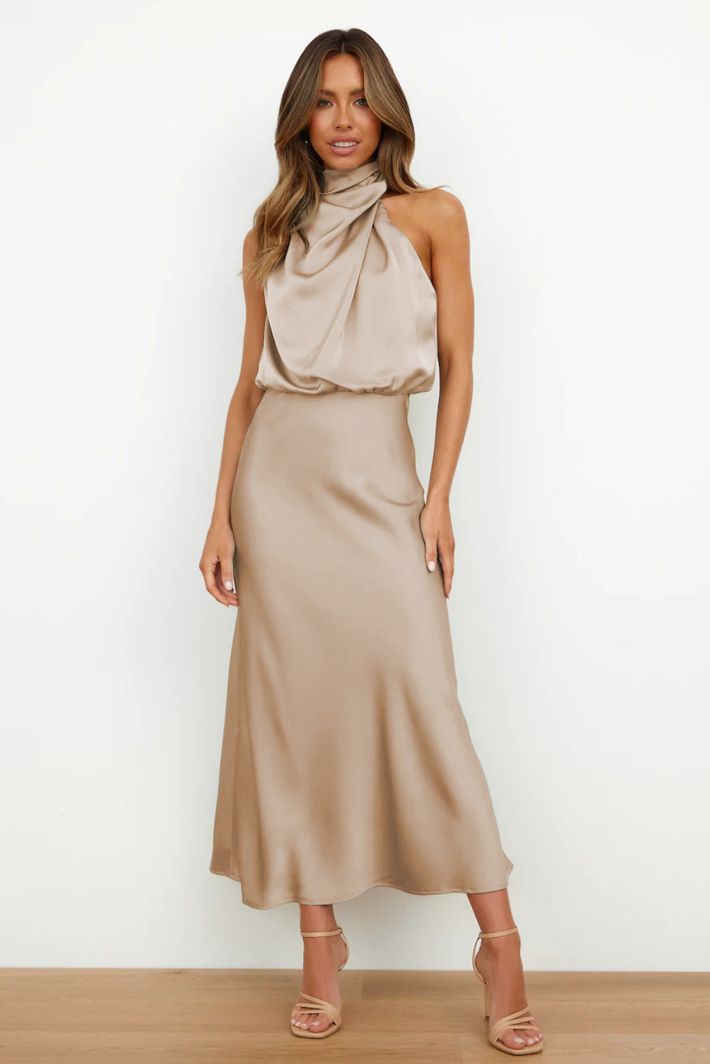 Justyna – Vestido Largo Con Escote Halter