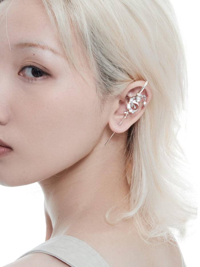 LunaHooks - Myth Of Moon Gancho De Oreja Aguja Piercing Pendiente