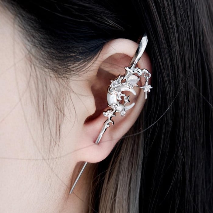 LunaHooks - Myth Of Moon Gancho De Oreja Aguja Piercing Pendiente