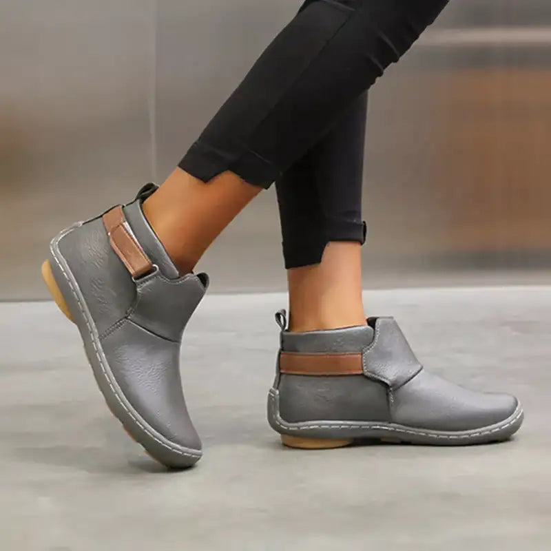 Naadine - Impermeable Cómoda Bota