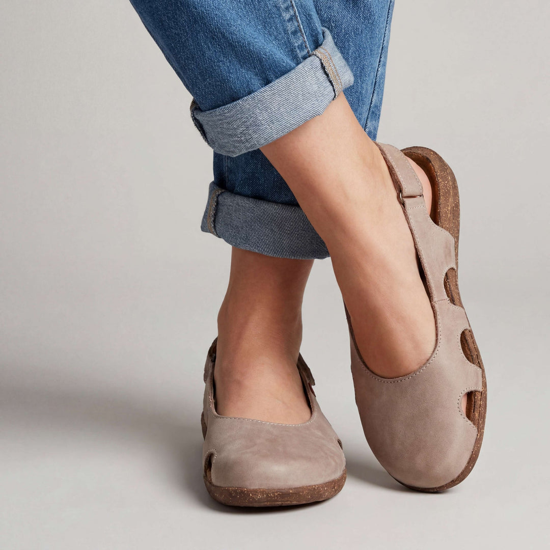 Nathilie - Zapatos de Tacón cCon Puntera Cerrada y Tiras Traseras Con Aberturas