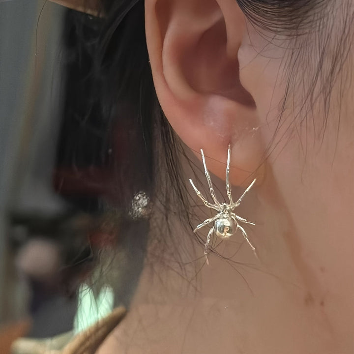 Amnuai - Pendientes De Aro Con Dijes De Araña