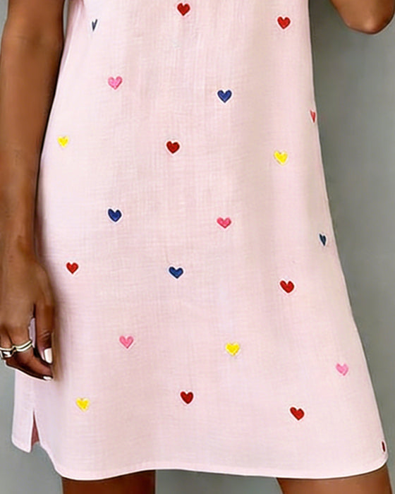 Steinunn - Vestido Colorido Con Estampado De Corazones y Cuello En V