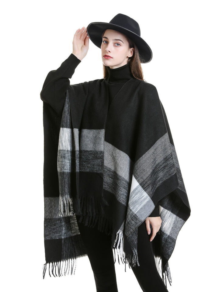 Kyrine - Poncho Chal Con Flecos Y Estampado Geométrico