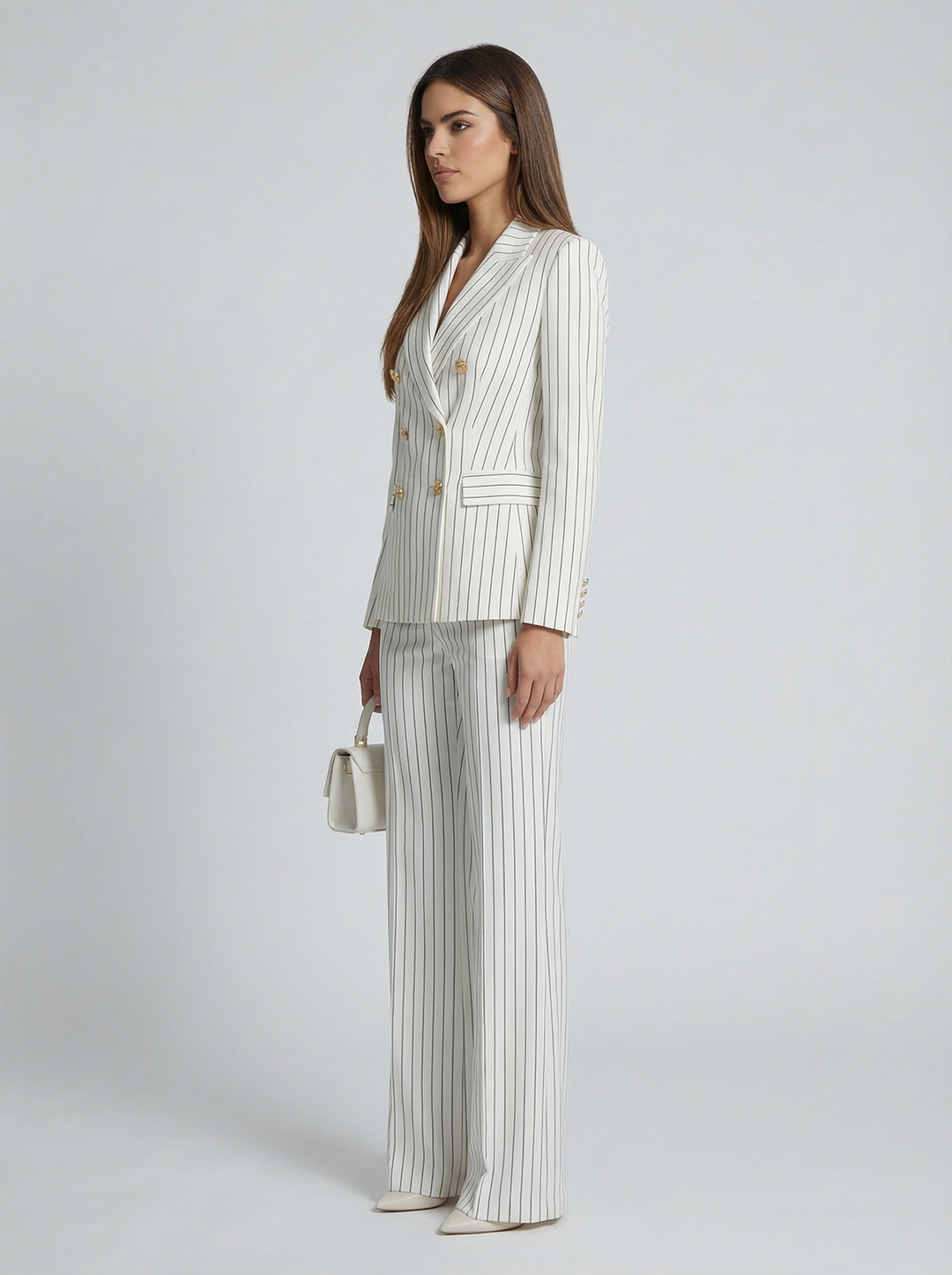 Shaye - Elegante Traje Diplomático
