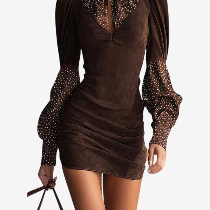 Hanneli - Vestido Mini Ajustado De Cuello Alto