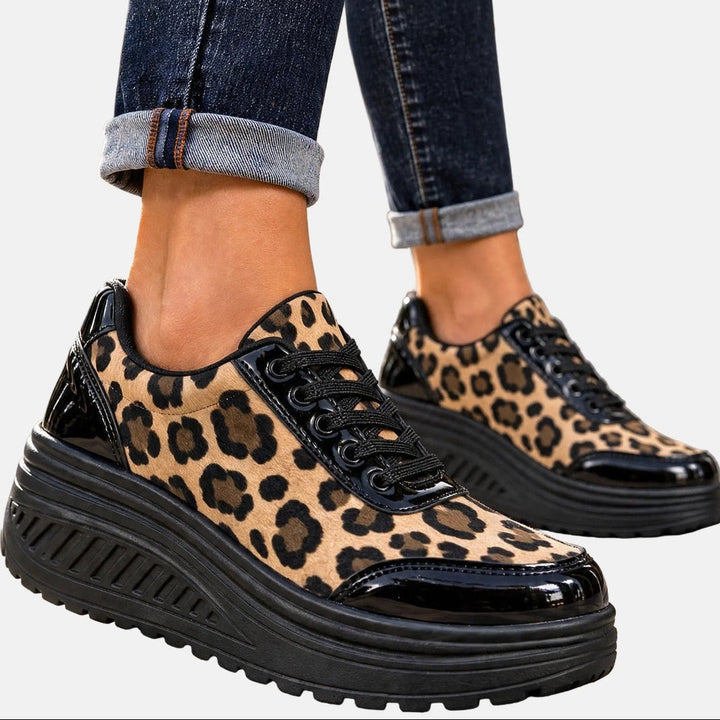 Alika - Zapatilla Deportiva De Cuña Con Estampado De Leopardo