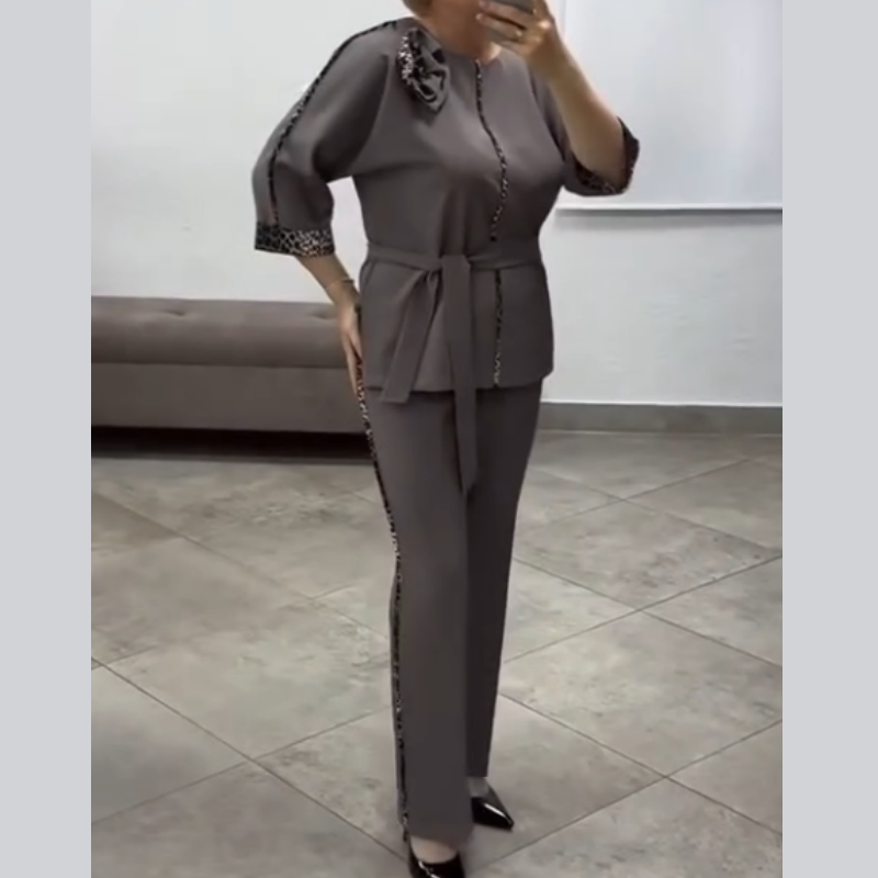 Ivanka - Elegante Conjunto De Dos Piezas Con Estampado De Leopardo