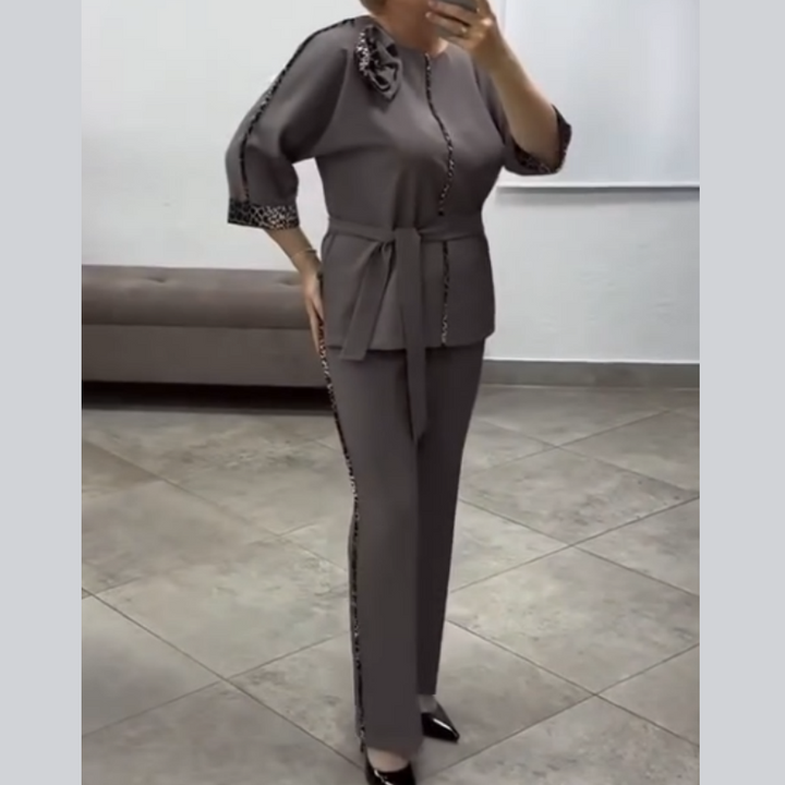 Ivanka - Elegante Conjunto De Dos Piezas Con Estampado De Leopardo