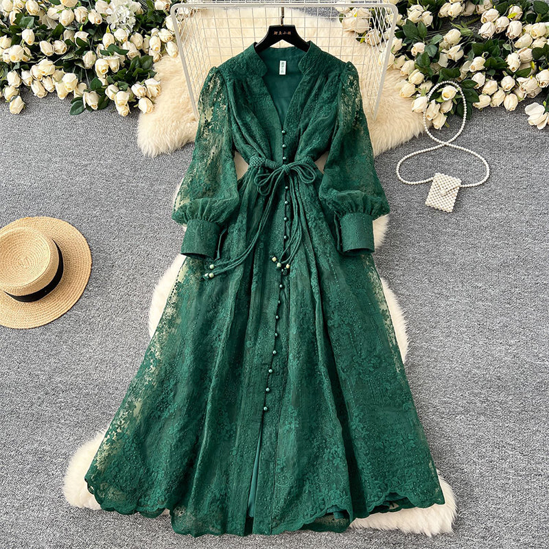 Roslyn - Vestido Largo Con Bordados Y Mangas Largas Abullonadas