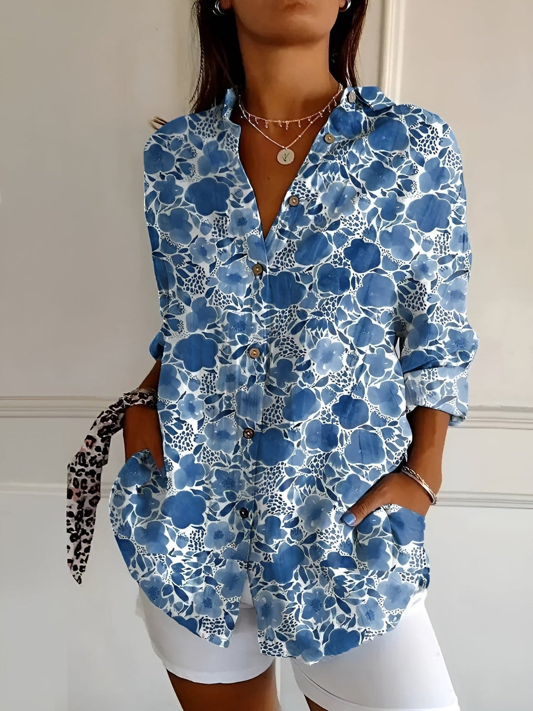 Brenda - Blusa Informal Con Flores y Ondas